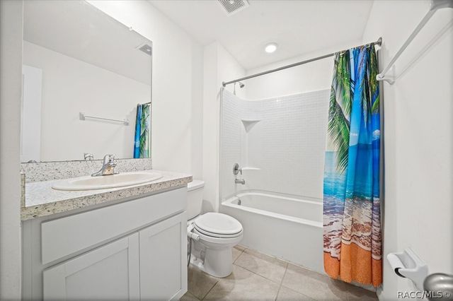 8471 Clearway Drive, Wildwood, FL 34785