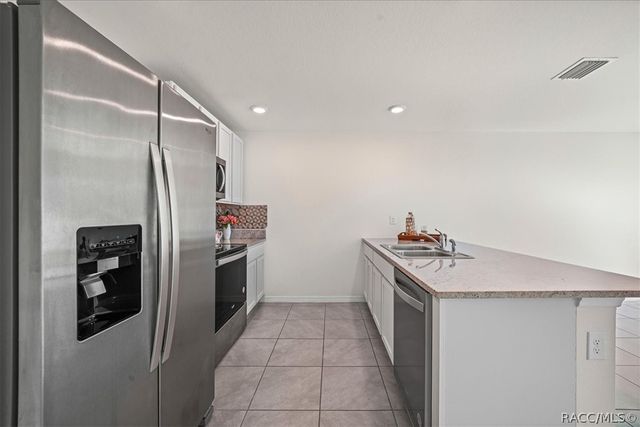 8471 Clearway Drive, Wildwood, FL 34785