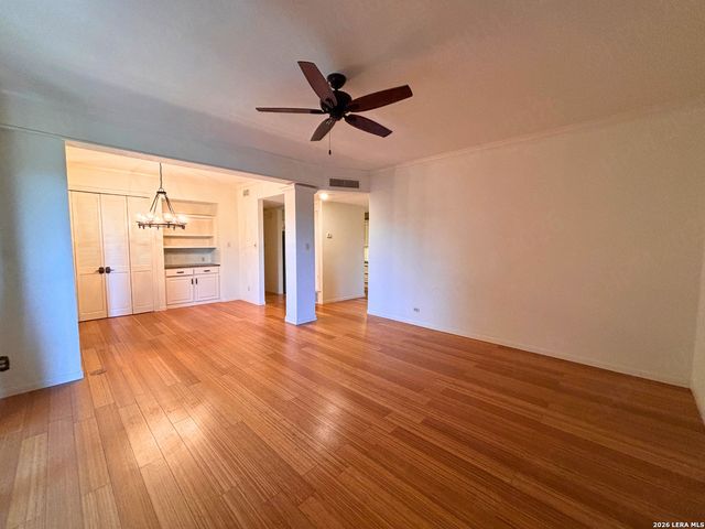 7709 Broadway Apt 323, San Antonio, TX 78209