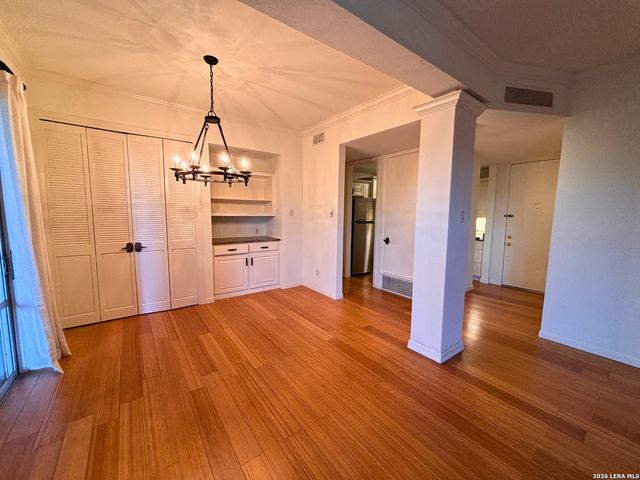 7709 Broadway Apt 323, San Antonio, TX 78209