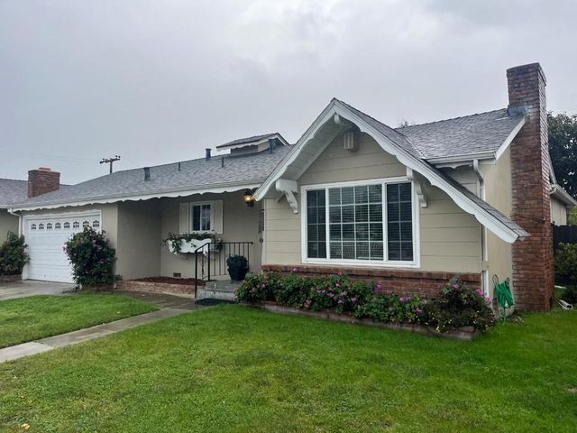 728 Saratoga Drive, Salinas, CA 93906