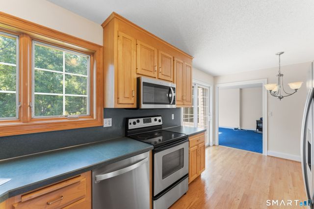 12 Juniper Road, Bloomfield, CT 06002