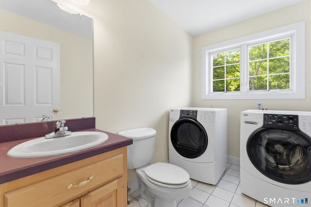 12 Juniper Road, Bloomfield, CT 06002