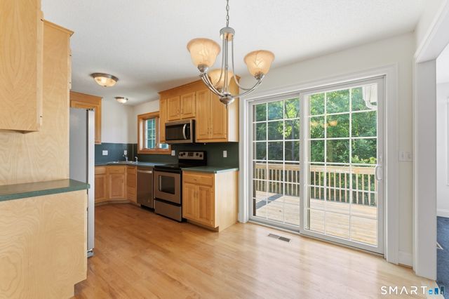 12 Juniper Road, Bloomfield, CT 06002
