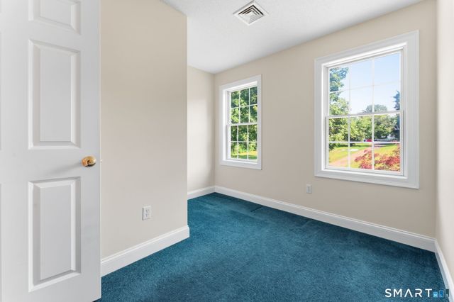 12 Juniper Road, Bloomfield, CT 06002