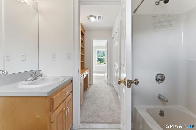 12 Juniper Road, Bloomfield, CT 06002