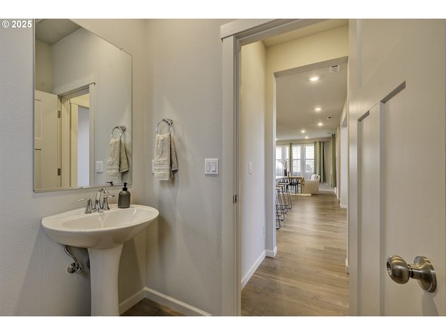 31304 Nw YORKSHIRE St, North Plains, OR 97133