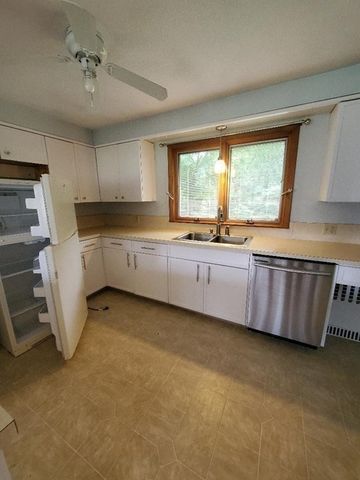 107 Davis Road, Westport, MA 02790