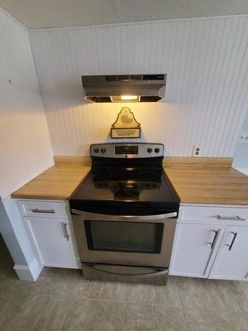 107 Davis Road, Westport, MA 02790