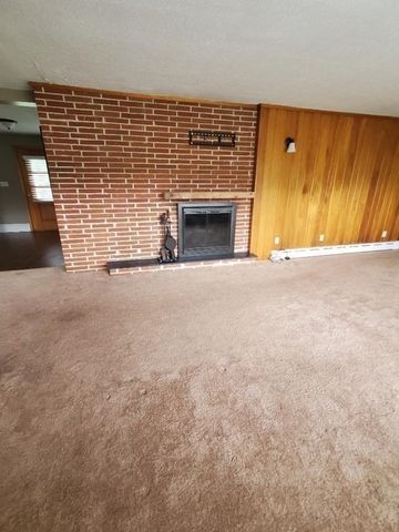 107 Davis Road, Westport, MA 02790