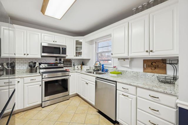 407 Oakhaven Dr, Smyrna, TN 37167