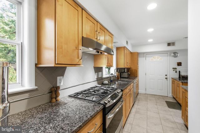 215 W GEORGE MASON RD W, Falls Church, VA 22046