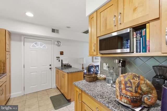 215 W GEORGE MASON RD W, Falls Church, VA 22046