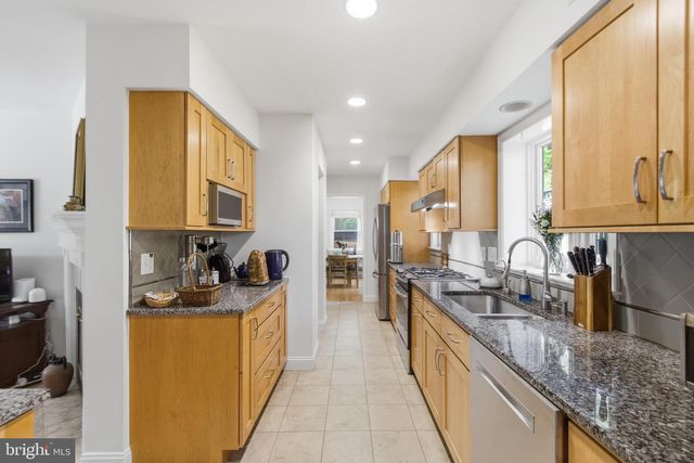 215 W GEORGE MASON RD W, Falls Church, VA 22046