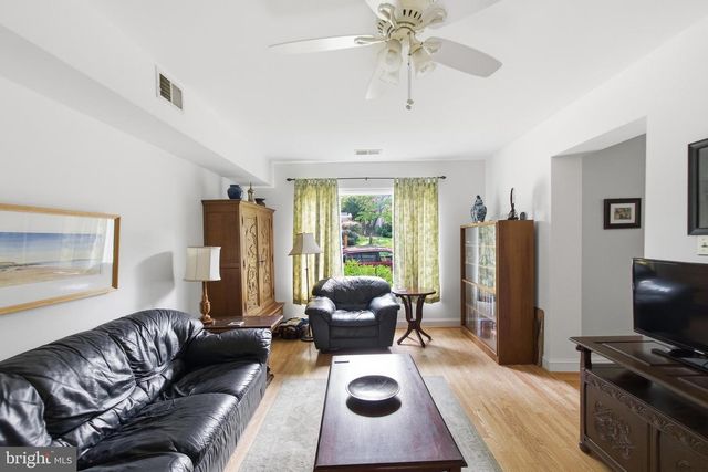 215 W GEORGE MASON RD W, Falls Church, VA 22046