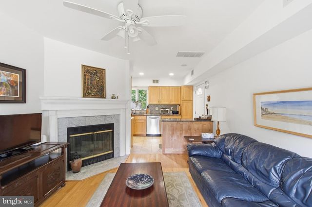 215 W GEORGE MASON RD W, Falls Church, VA 22046