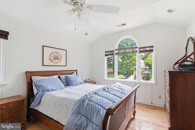 215 W GEORGE MASON RD W, Falls Church, VA 22046
