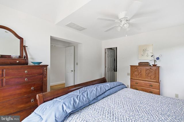 215 W GEORGE MASON RD W, Falls Church, VA 22046