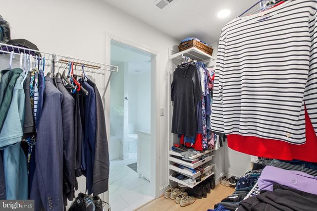 215 W GEORGE MASON RD W, Falls Church, VA 22046