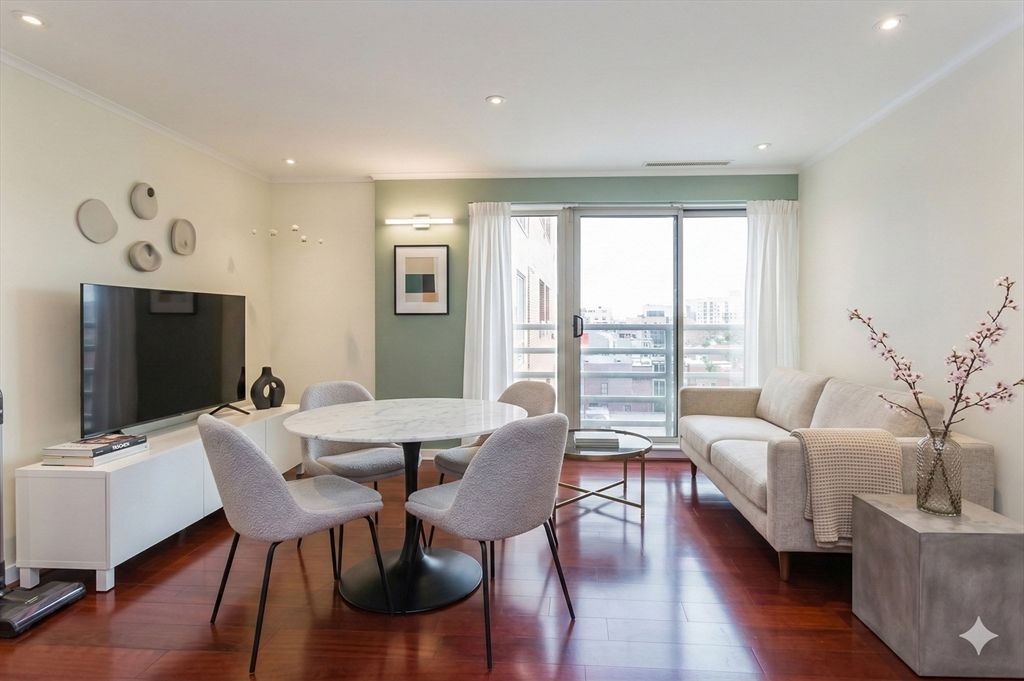 20 Webster Street 401, Brookline, MA 02446