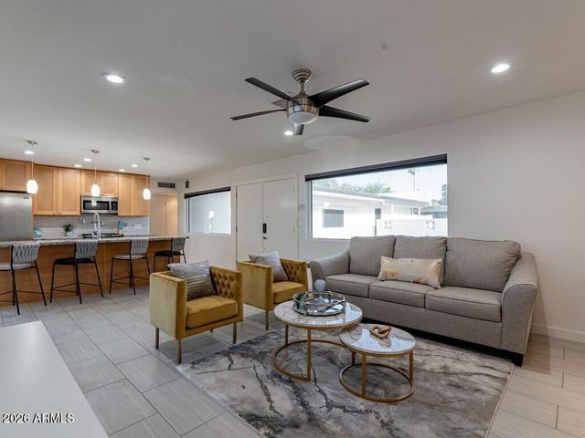 3302 E Turquoise Avenue, Phoenix, AZ 85028