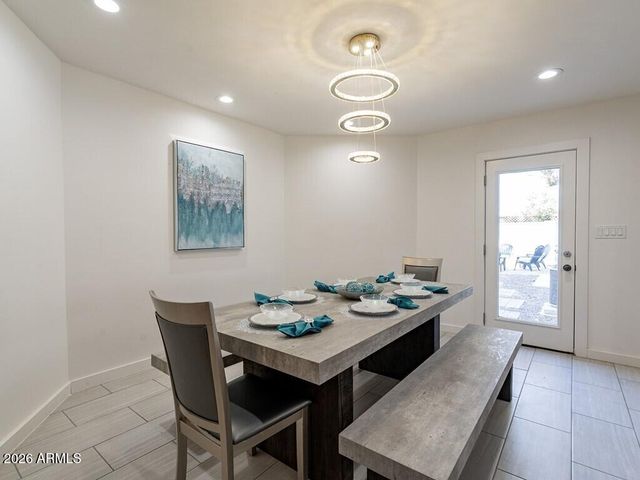 3302 E Turquoise Avenue, Phoenix, AZ 85028