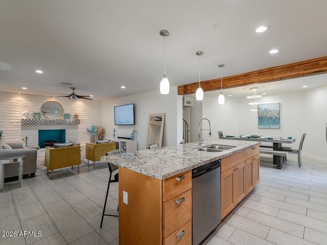 3302 E Turquoise Avenue, Phoenix, AZ 85028