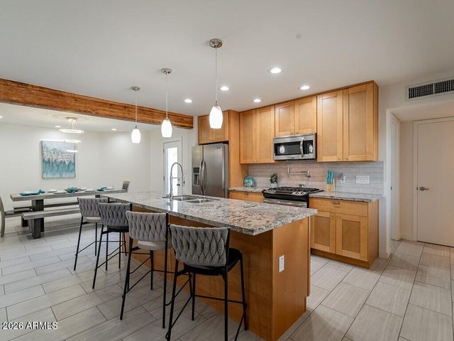 3302 E Turquoise Avenue, Phoenix, AZ 85028