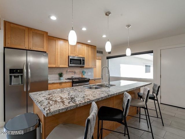 3302 E Turquoise Avenue, Phoenix, AZ 85028