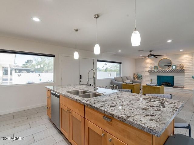3302 E Turquoise Avenue, Phoenix, AZ 85028