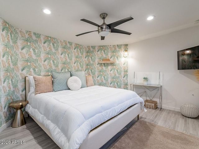 3302 E Turquoise Avenue, Phoenix, AZ 85028