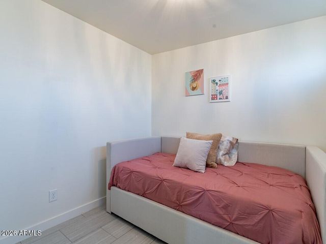 3302 E Turquoise Avenue, Phoenix, AZ 85028