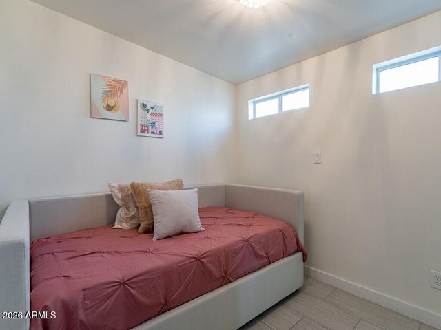3302 E Turquoise Avenue, Phoenix, AZ 85028