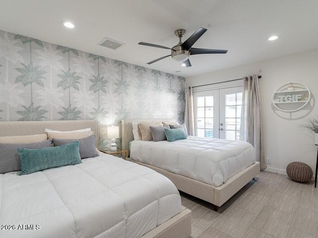 3302 E Turquoise Avenue, Phoenix, AZ 85028