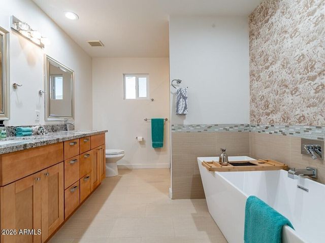 3302 E Turquoise Avenue, Phoenix, AZ 85028