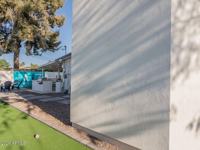 3302 E Turquoise Avenue, Phoenix, AZ 85028