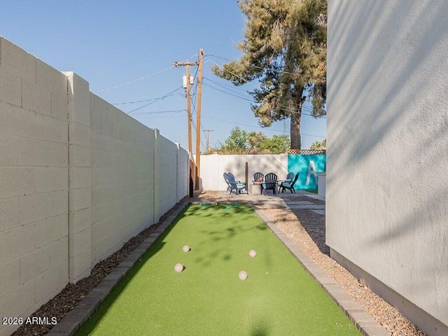 3302 E Turquoise Avenue, Phoenix, AZ 85028