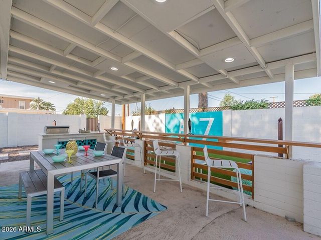 3302 E Turquoise Avenue, Phoenix, AZ 85028