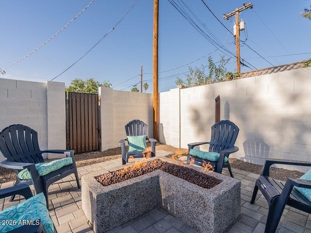 3302 E Turquoise Avenue, Phoenix, AZ 85028