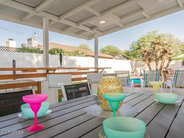 3302 E Turquoise Avenue, Phoenix, AZ 85028