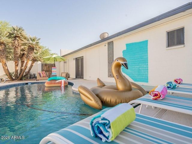 3302 E Turquoise Avenue, Phoenix, AZ 85028