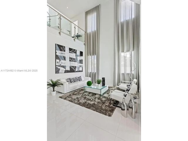 6821 NW 104th Ct, Doral, FL 33178