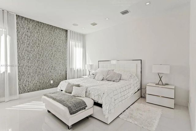 6821 NW 104th Ct, Doral, FL 33178