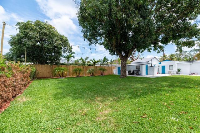 2541 NE 181st Street C, North Miami Beach, FL 33160