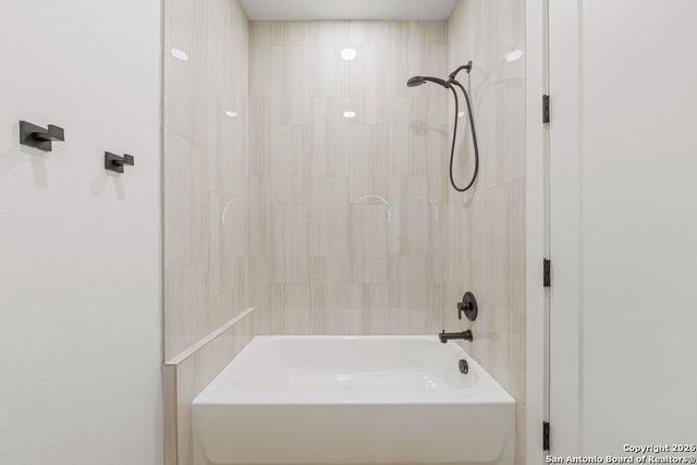 712 Firefly Dr., Canyon Lake, TX 78133