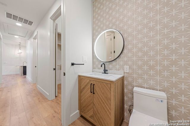 712 Firefly Dr., Canyon Lake, TX 78133