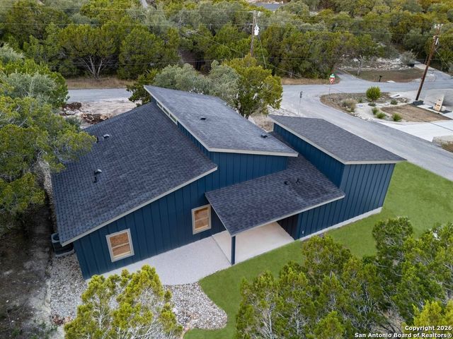 712 Firefly Dr., Canyon Lake, TX 78133