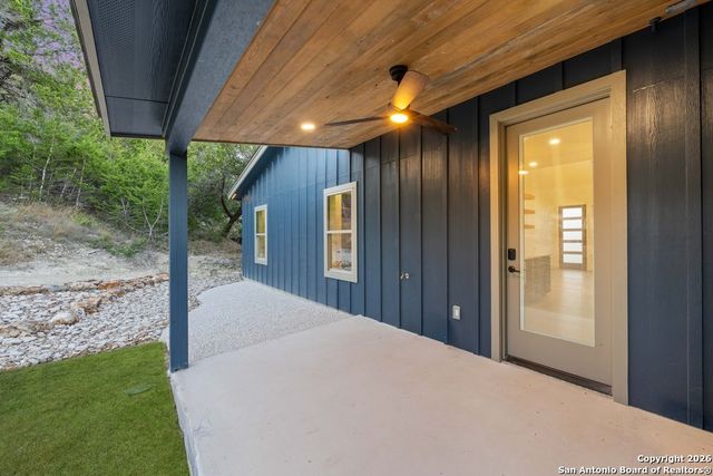 712 Firefly Dr., Canyon Lake, TX 78133