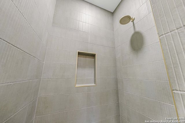 712 Firefly Dr., Canyon Lake, TX 78133