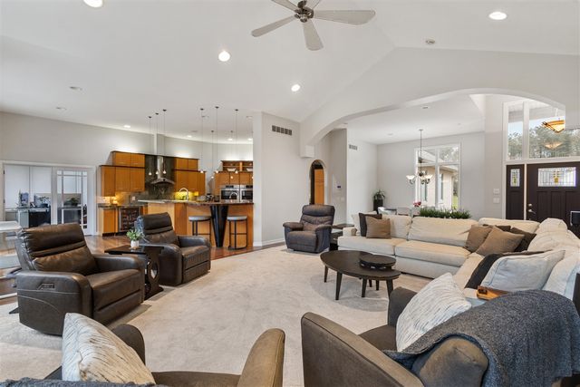 10292 Skyview Drive, Kalamazoo, MI 49009